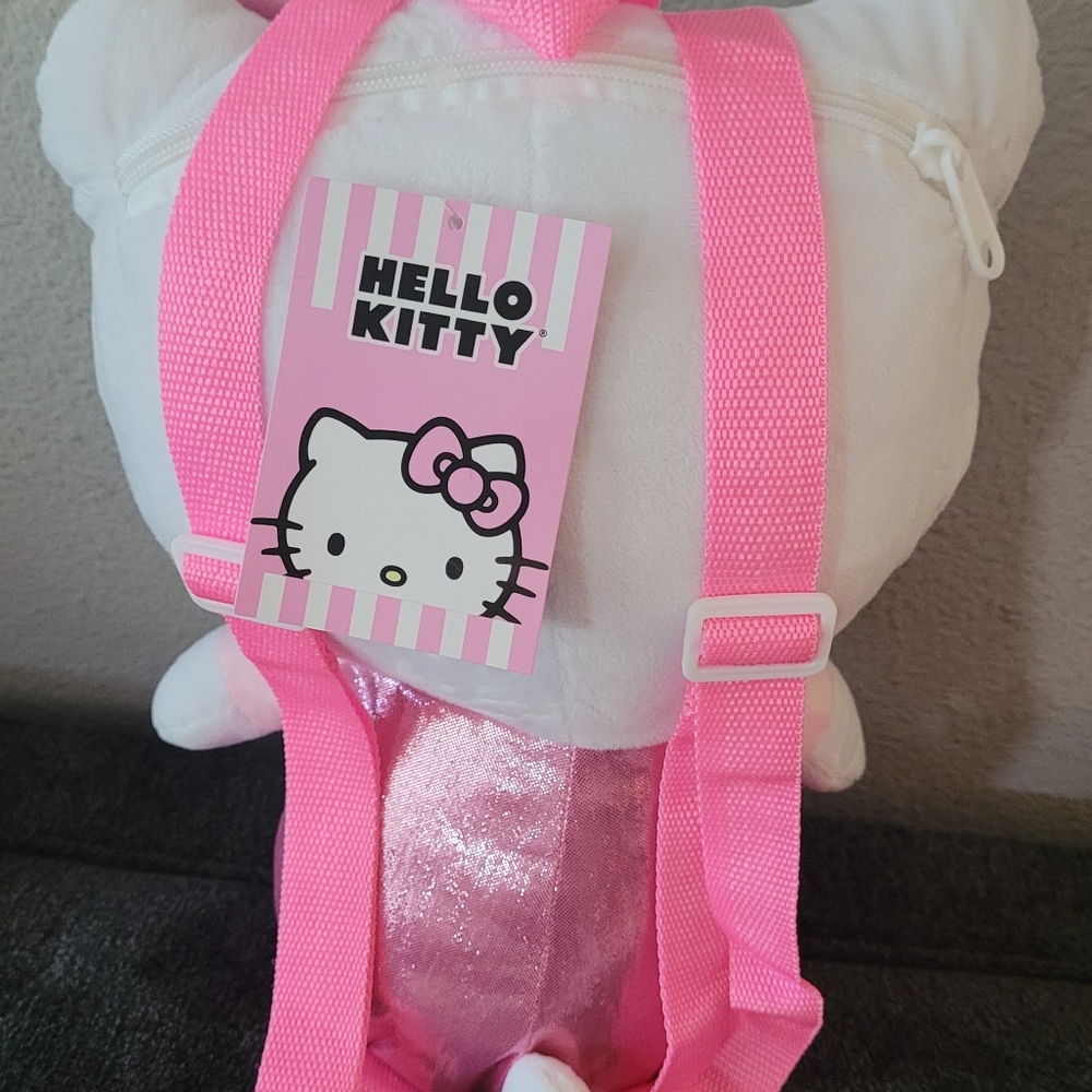 Hello Kitty Plush Backpack - Picture 3 of 4